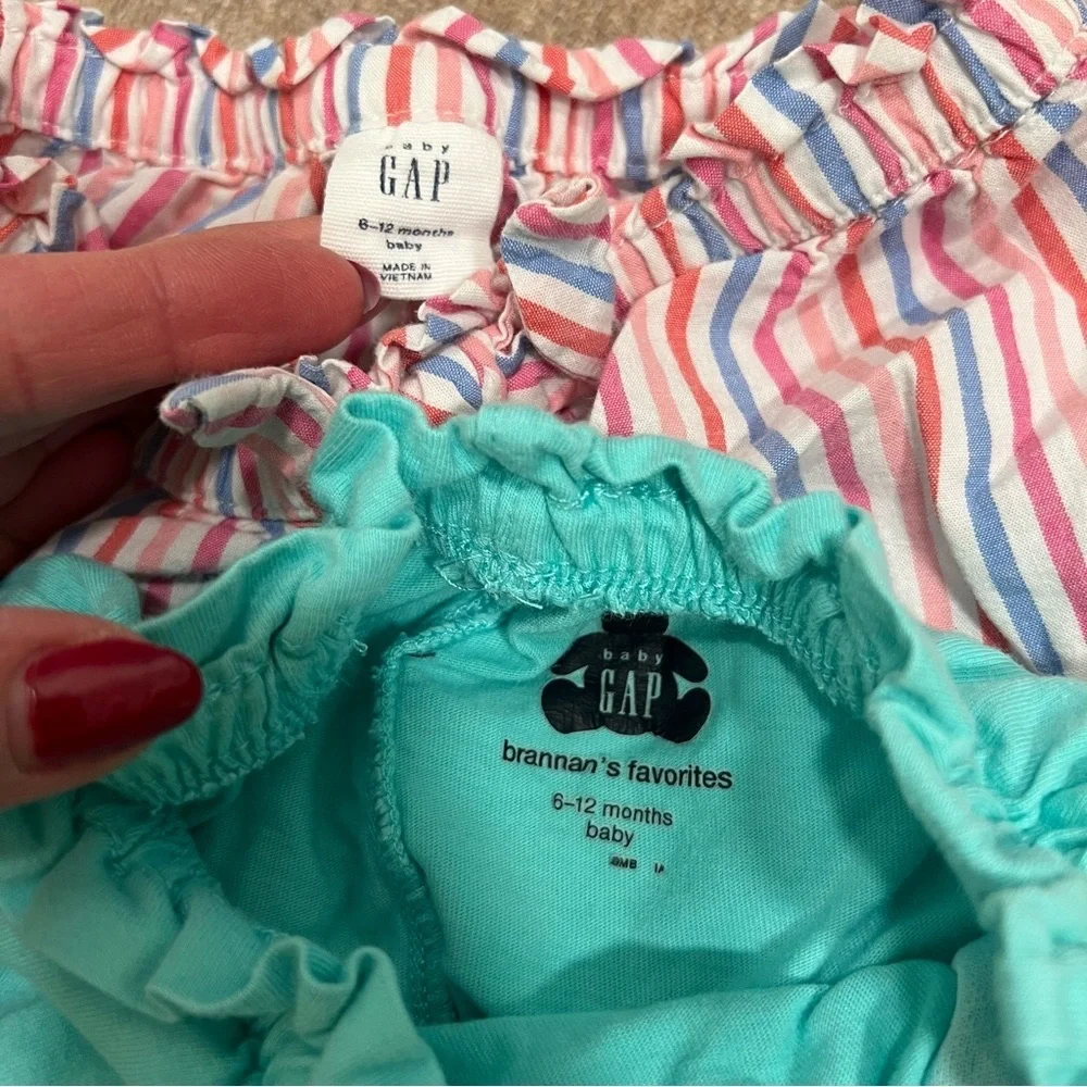 BABY GAP Onesies (3) & Bubble Shorts‎ (2) to mix & match, 6-12m